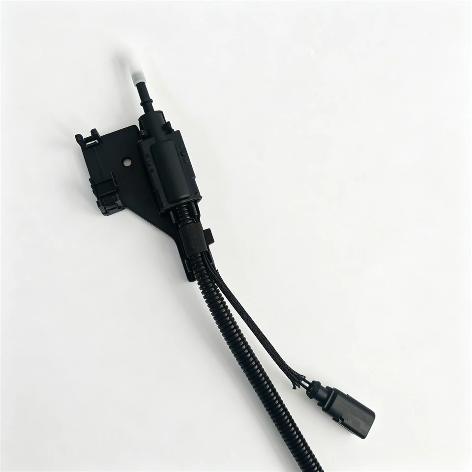 EM1105DFHS Replacement DEF Heated Line For Volkswagen Diesel Emission Technologies high quality